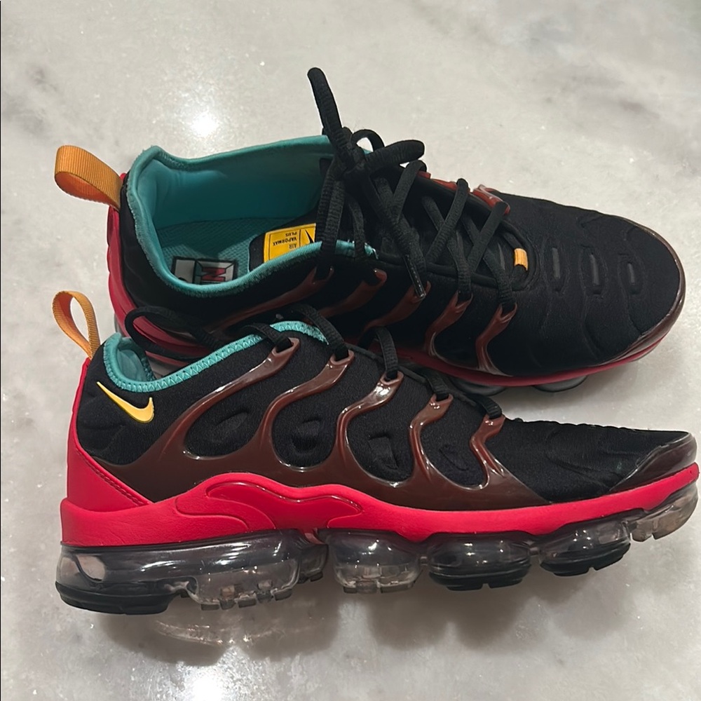 Nike Air Vapormax Plus Black and Red size 10